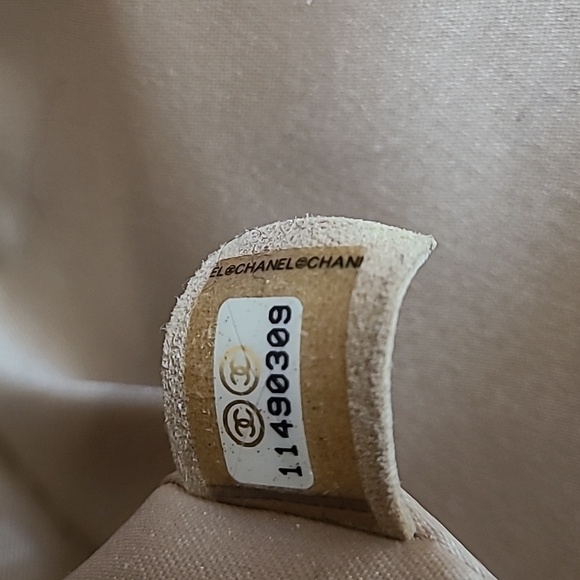 Chanel Rock and Chain Shoulder Bag - Picture 12 of 16